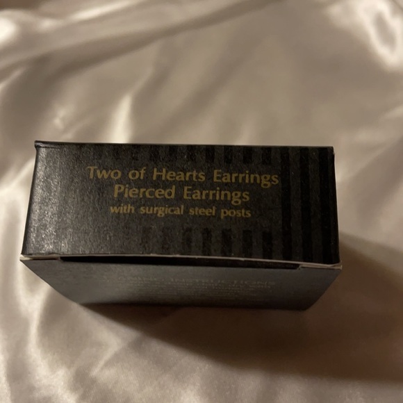 Avon (1994) Vintage Two of Hearts Earrings Goldtone/Red - Picture 4 of 5